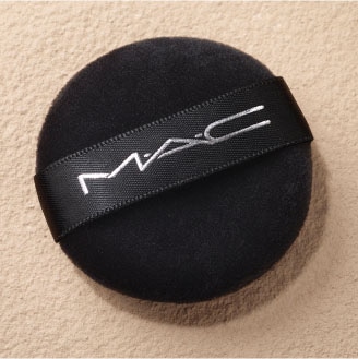 Product image of a MAC powder formula.